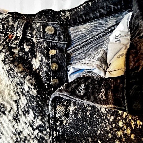 Vintage Levi’s 501 black acid wash cut off shorts size extra small 24 inch waist - Picture 2 of 7